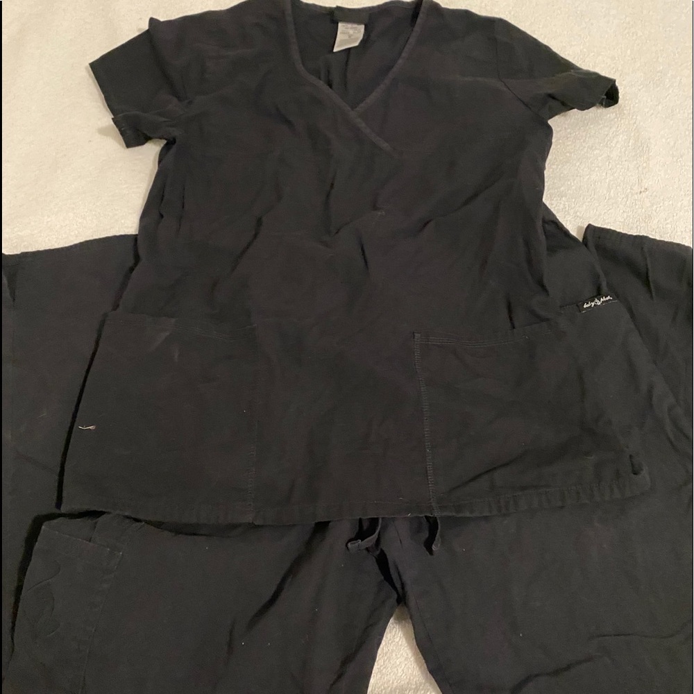 Scrub set